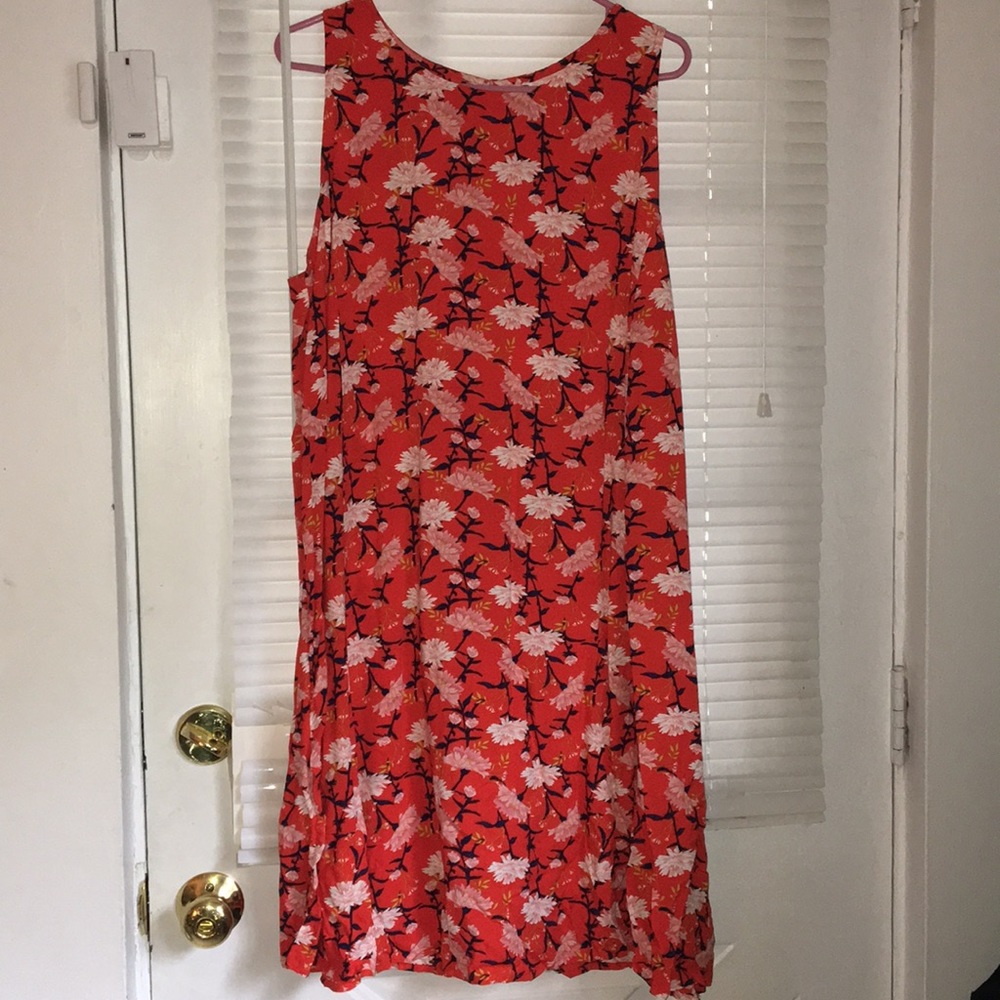 Never worn cute & comfy orange floral dress! 🧡🌸